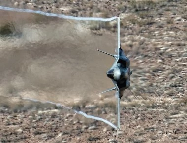 Εκπληκτικά πλάνα του F-35 μέσα από την «Κοιλάδα του Θανάτου»